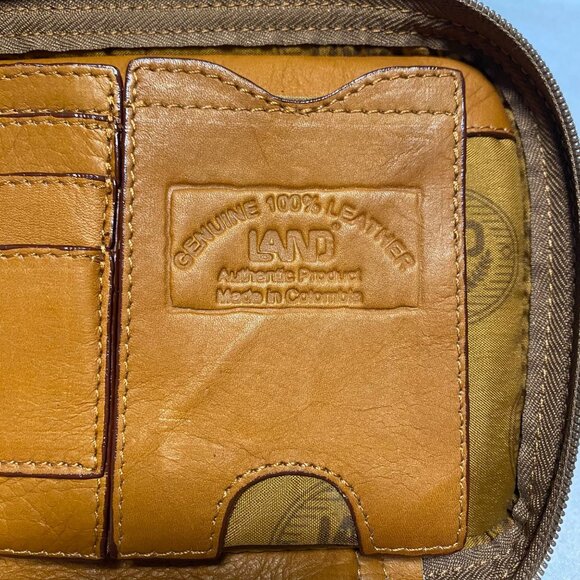 Land Leather Wristlet Wallet With Multiple Compartments & Zippers - Picture 6 of 7
